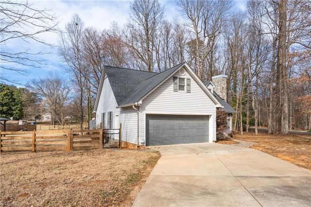 503 N Greenbriar Street, Liberty, NC 27298