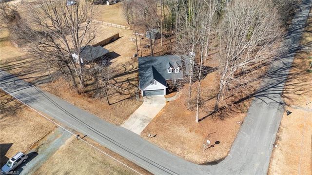 503 N Greenbriar Street, Liberty, NC 27298