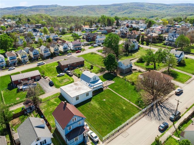 39 John Street, Uniontown, PA 15401