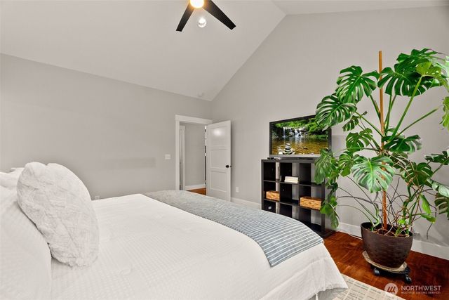 2415 44th Avenue NW, Olympia, WA 98502