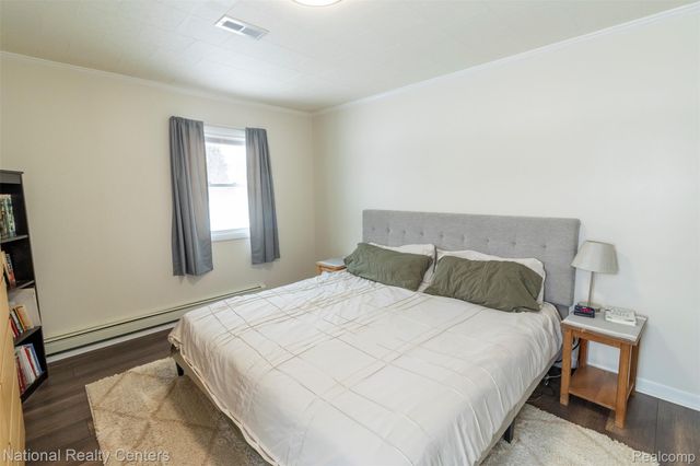 529 N Watkins, Perry, MI 48872