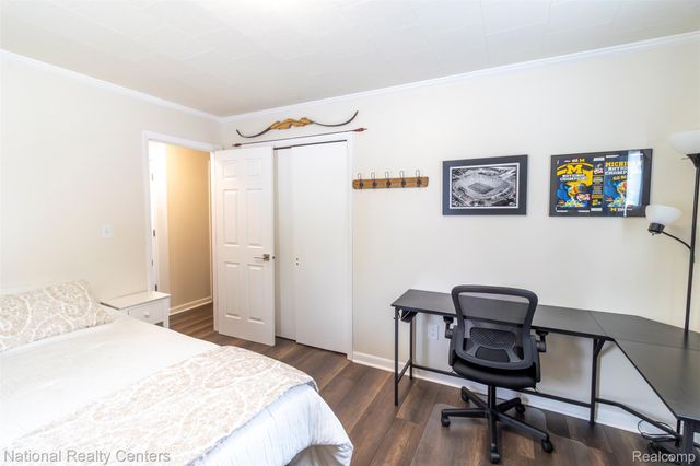 529 N Watkins, Perry, MI 48872