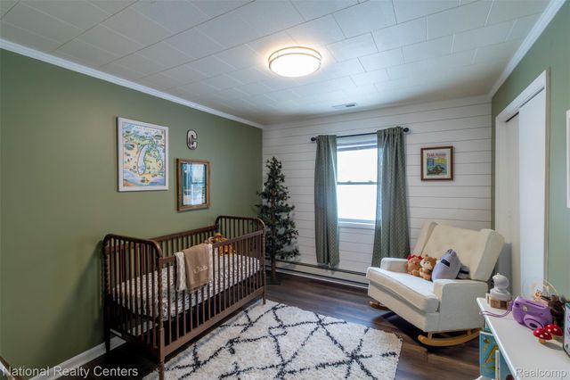 529 N Watkins, Perry, MI 48872