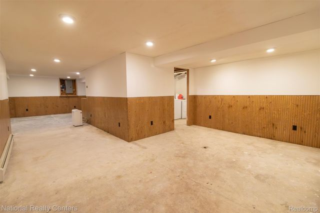 529 N Watkins, Perry, MI 48872