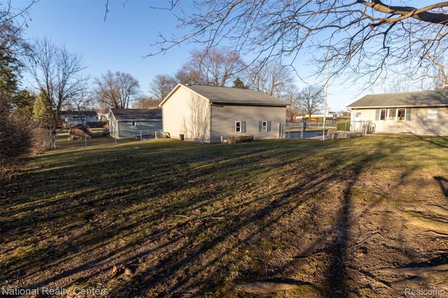 529 N Watkins, Perry, MI 48872