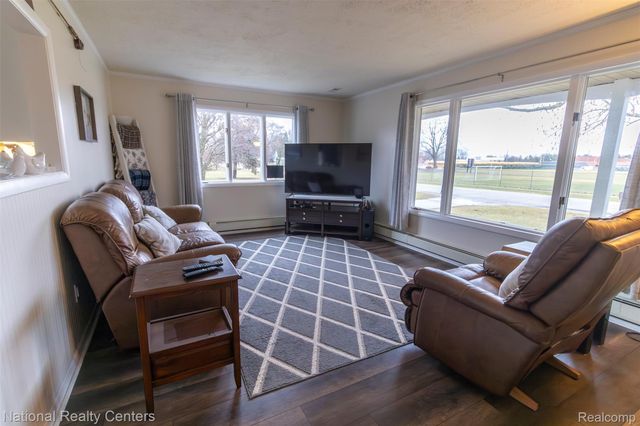 529 N Watkins, Perry, MI 48872