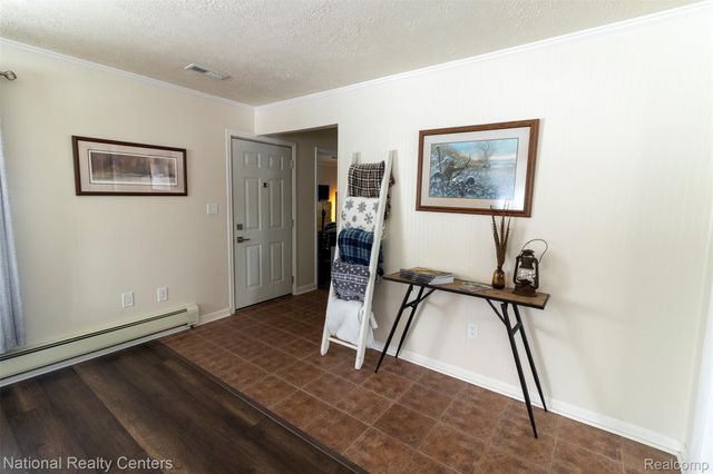 529 N Watkins, Perry, MI 48872