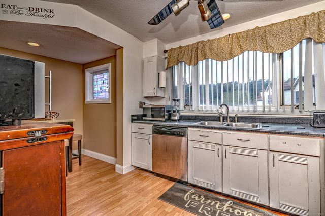 793 West Main Street APT E, Meriden, CT 06451