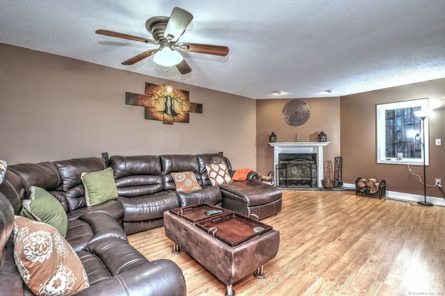 793 West Main Street APT E, Meriden, CT 06451