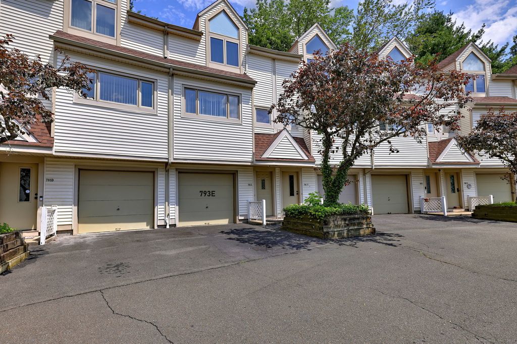 793 West Main Street APT E, Meriden, CT 06451