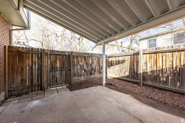 6066 S 2075 E, Holladay, UT 84121