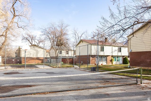 6066 S 2075 E, Holladay, UT 84121