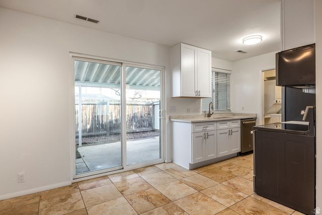 6066 S 2075 E, Holladay, UT 84121