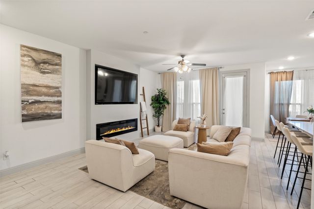 637 Hutchinson Lane, Lewisville, TX 75077