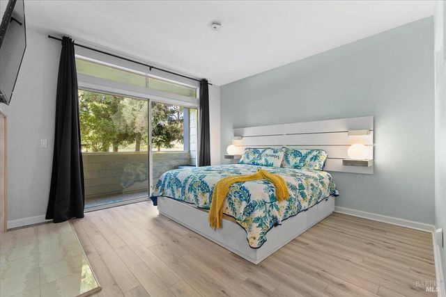 2070 Stonefield Ln, Santa Rosa, CA 95403