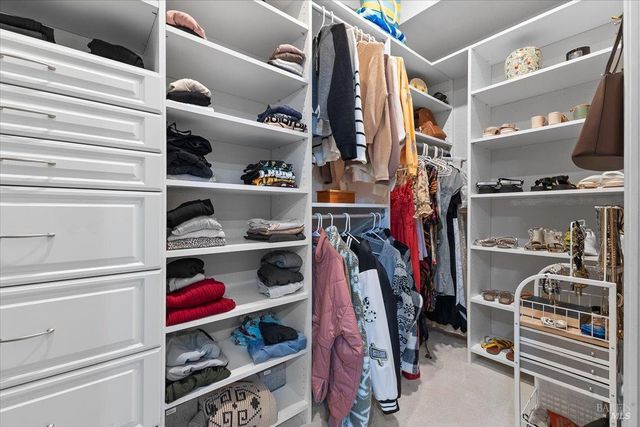 2070 Stonefield Ln, Santa Rosa, CA 95403