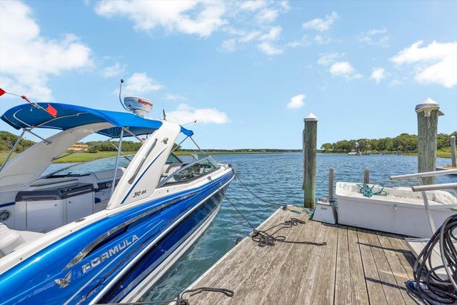 25 Oyster Way, Osterville, MA 02655
