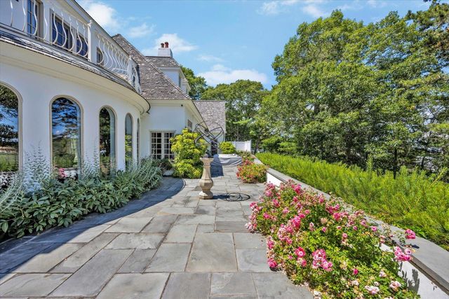 25 Oyster Way, Osterville, MA 02655