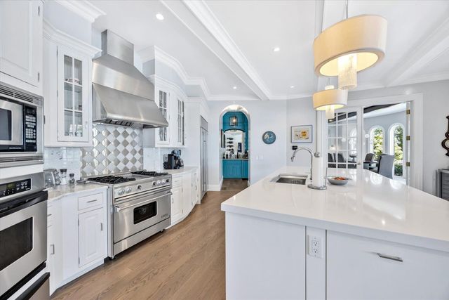 25 Oyster Way, Osterville, MA 02655
