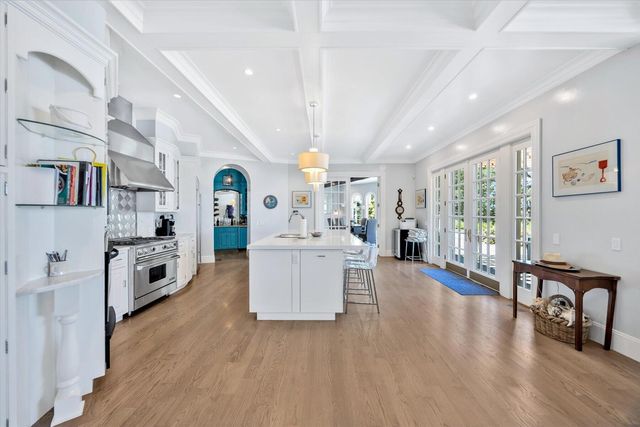 25 Oyster Way, Osterville, MA 02655