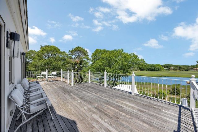 25 Oyster Way, Osterville, MA 02655