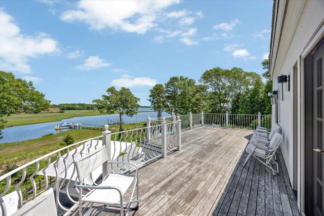 25 Oyster Way, Osterville, MA 02655