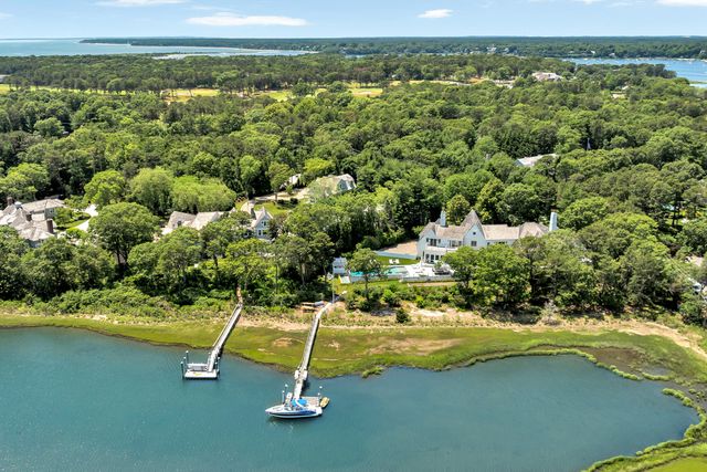 25 Oyster Way, Osterville, MA 02655