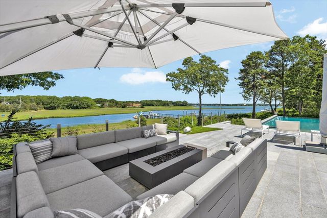25 Oyster Way, Osterville, MA 02655