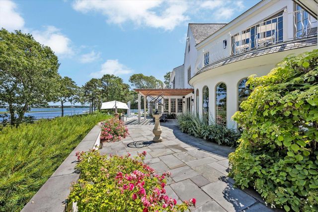25 Oyster Way, Osterville, MA 02655