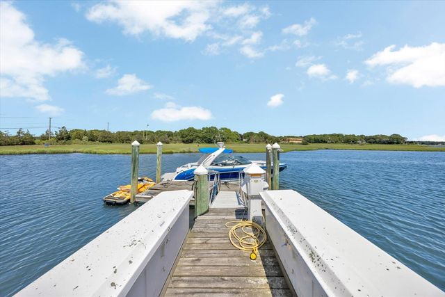 25 Oyster Way, Osterville, MA 02655