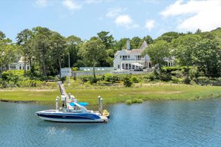 25 Oyster Way, Osterville, MA 02655