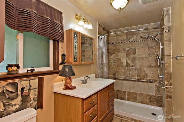 21928 SE 436th Street, Enumclaw, WA 98022