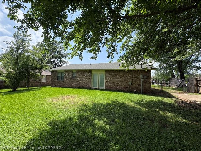 415 42nd Circle, Van Buren, AR 72956