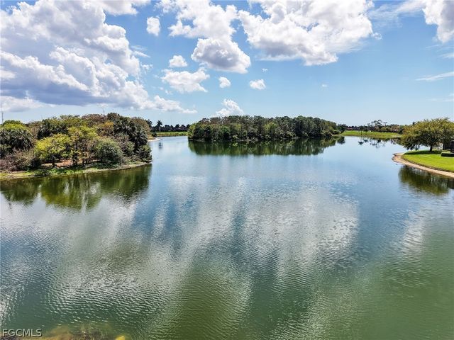 6422 Legacy CIR 704, Naples, FL 34113