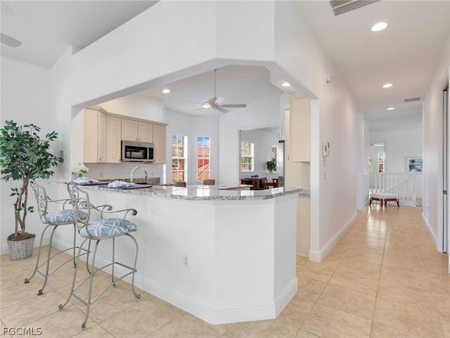 6422 Legacy CIR 704, Naples, FL 34113