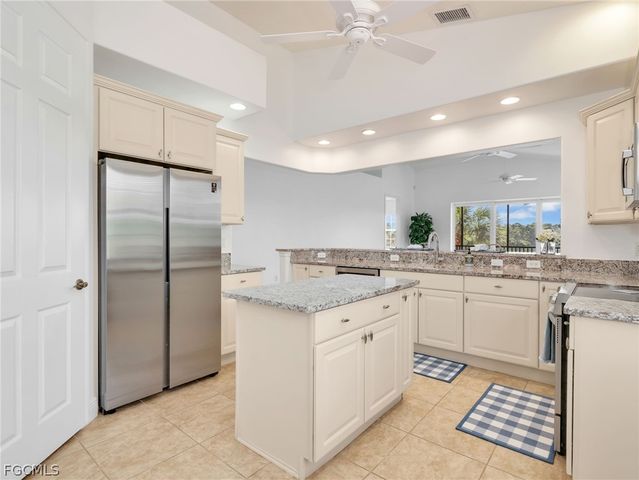 6422 Legacy CIR 704, Naples, FL 34113