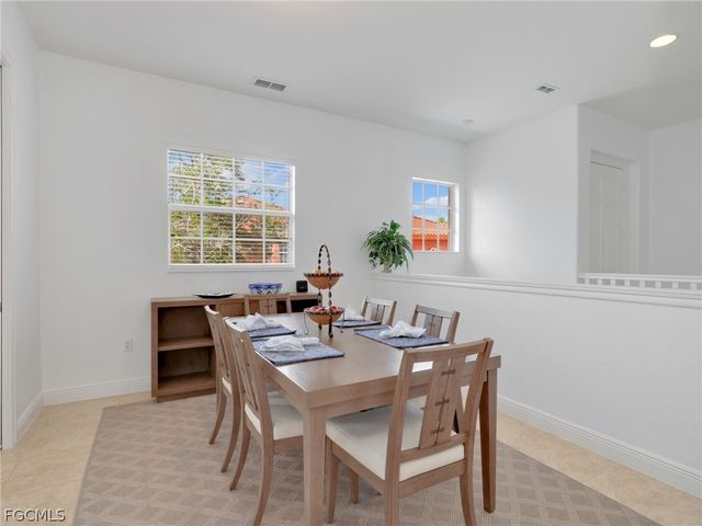 6422 Legacy CIR 704, Naples, FL 34113