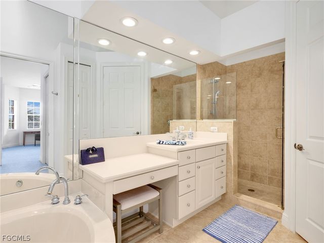 6422 Legacy CIR 704, Naples, FL 34113