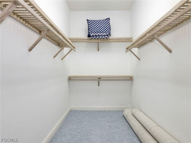 6422 Legacy CIR 704, Naples, FL 34113