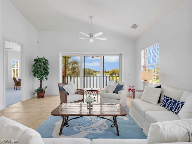 6422 Legacy CIR 704, Naples, FL 34113