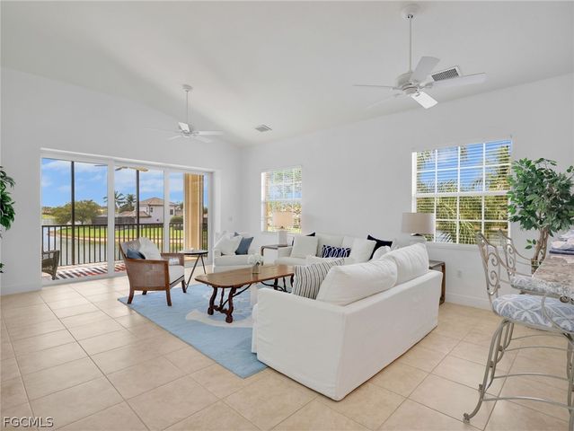 6422 Legacy CIR 704, Naples, FL 34113