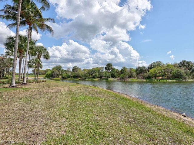 6422 Legacy CIR 704, Naples, FL 34113