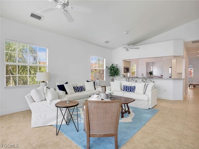 6422 Legacy CIR 704, Naples, FL 34113