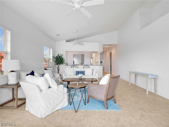 6422 Legacy CIR 704, Naples, FL 34113