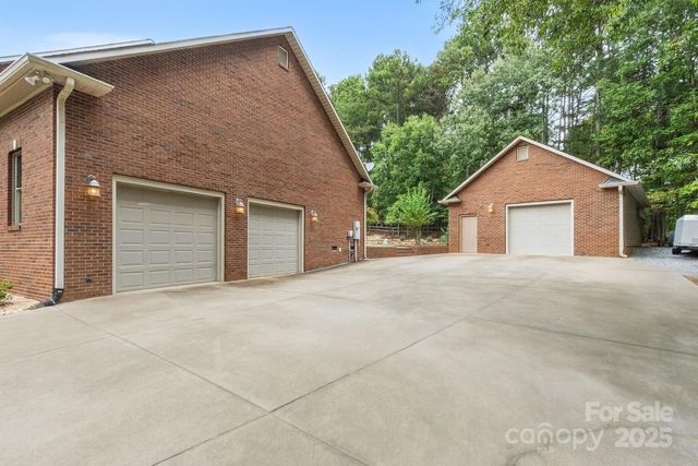 182 Broadview Circle, Mooresville, NC 28117