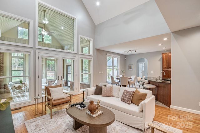 182 Broadview Circle, Mooresville, NC 28117