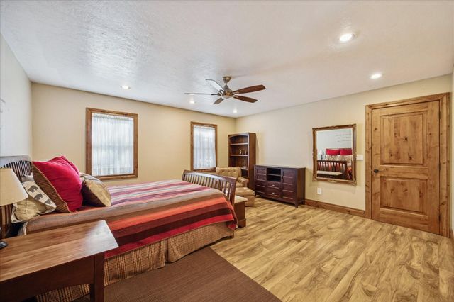 640 Piney Creek Road, Bellville, TX 77418