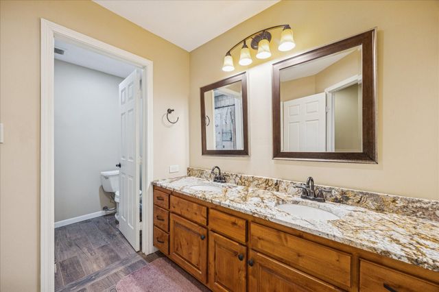 640 Piney Creek Road, Bellville, TX 77418