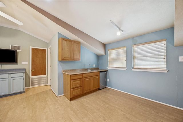 640 Piney Creek Road, Bellville, TX 77418