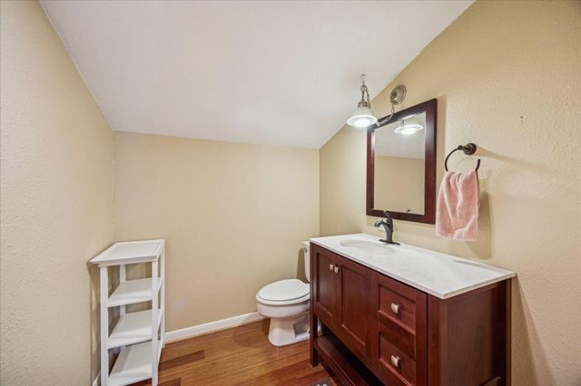 640 Piney Creek Road, Bellville, TX 77418